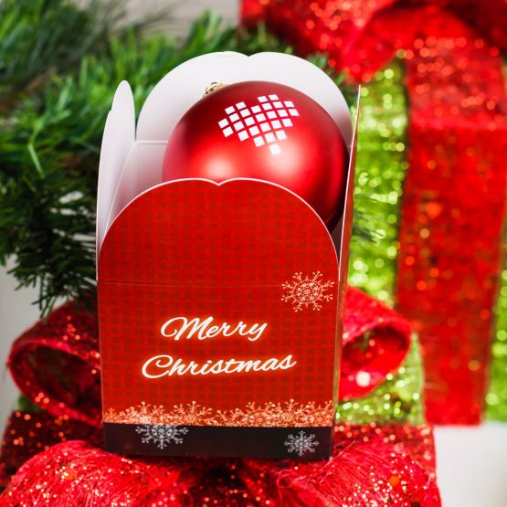 JOYclub Christbaumkugeln oder Weihnachtskugeln in rot oder silber mit Geschenkkarton 4